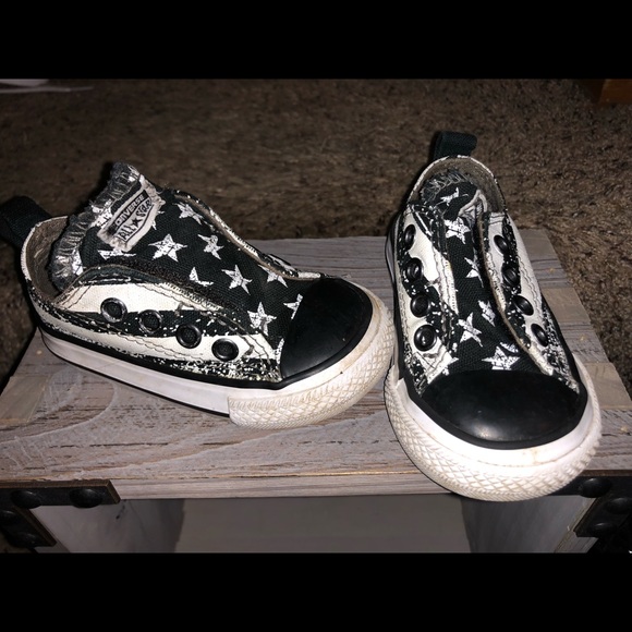 converse flag sneakers